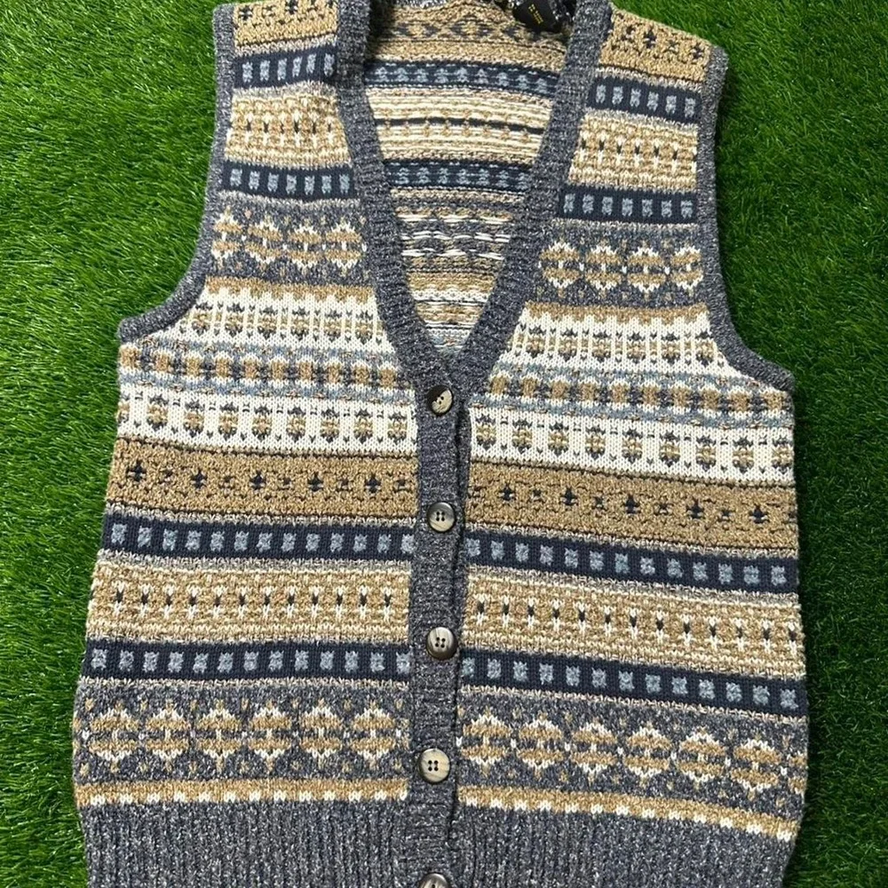 knitted sweater vest